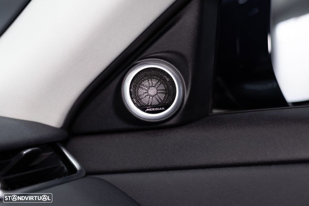 Land Rover Range Rover Evoque 1.5 P300e AWD Auto - 32