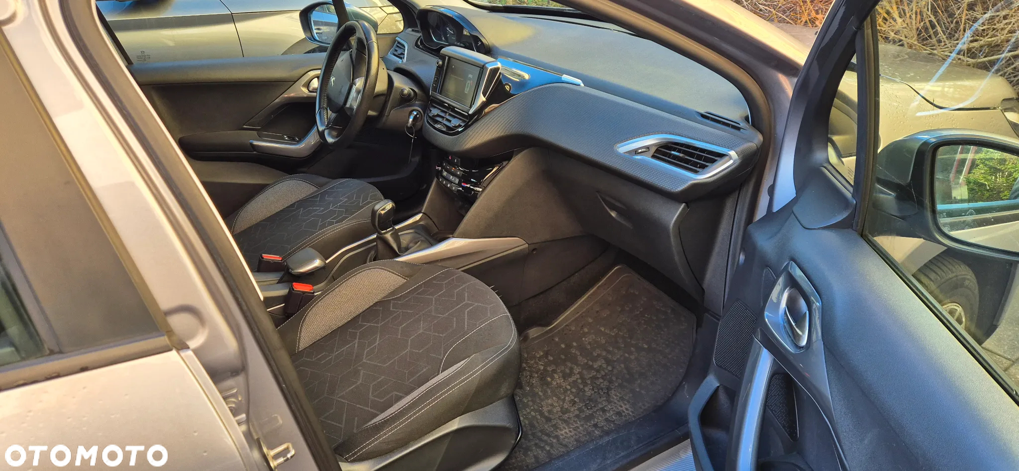 Peugeot 2008 1.2 Pure Tech Active S&S - 4
