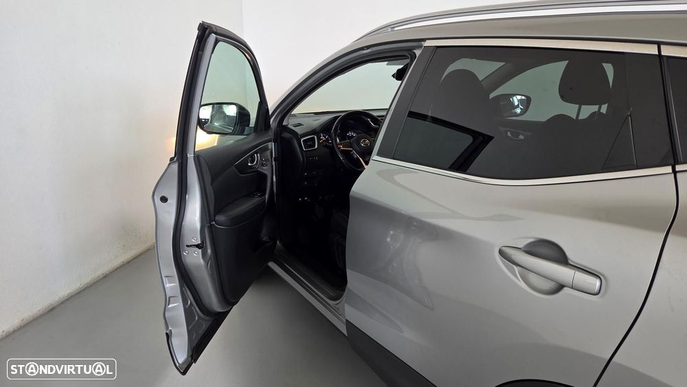 Nissan Qashqai 1.5 dCi N-Connecta - 23