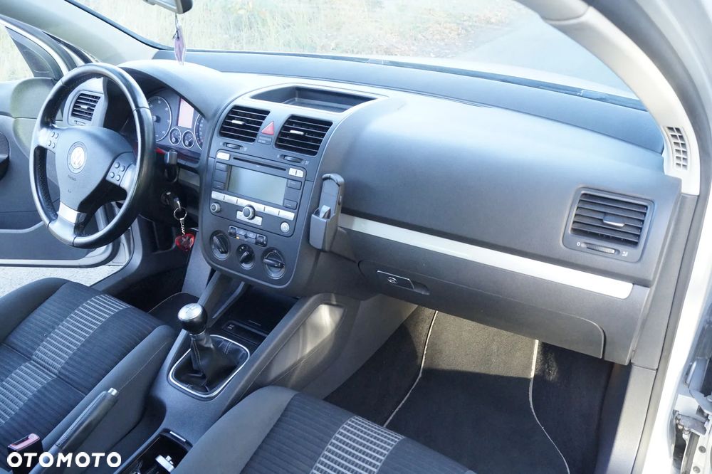 Volkswagen Golf - 16