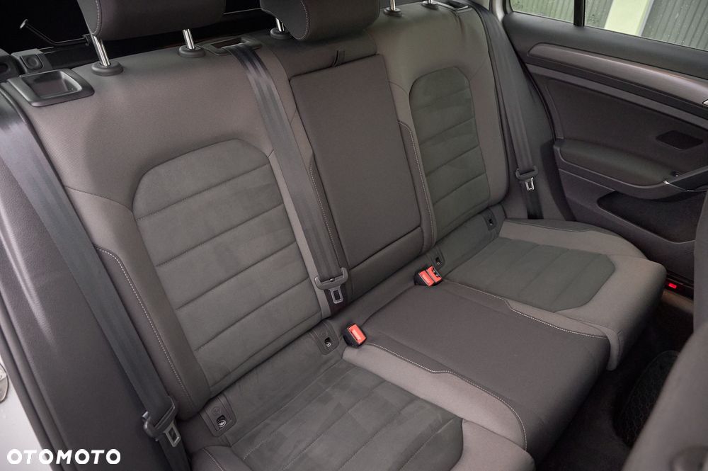 Volkswagen Golf - 27