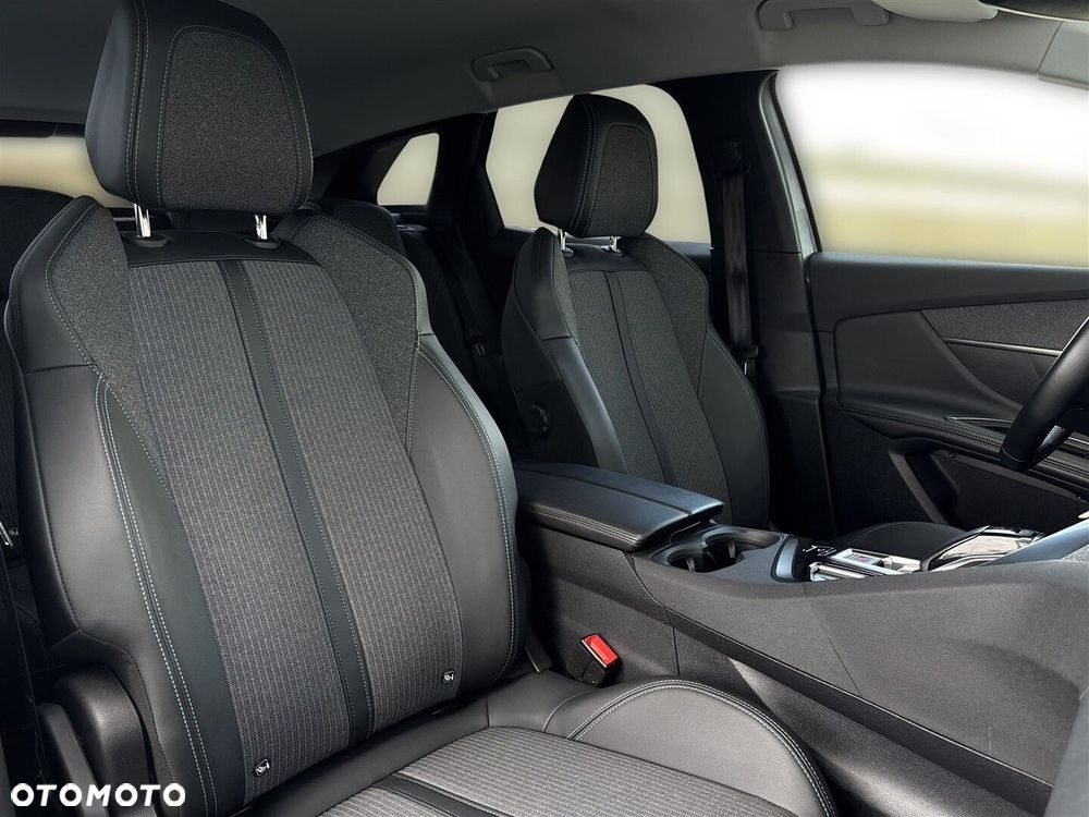 Peugeot 3008 1.5 BlueHDi Allure Pack S&S EAT8 - 31