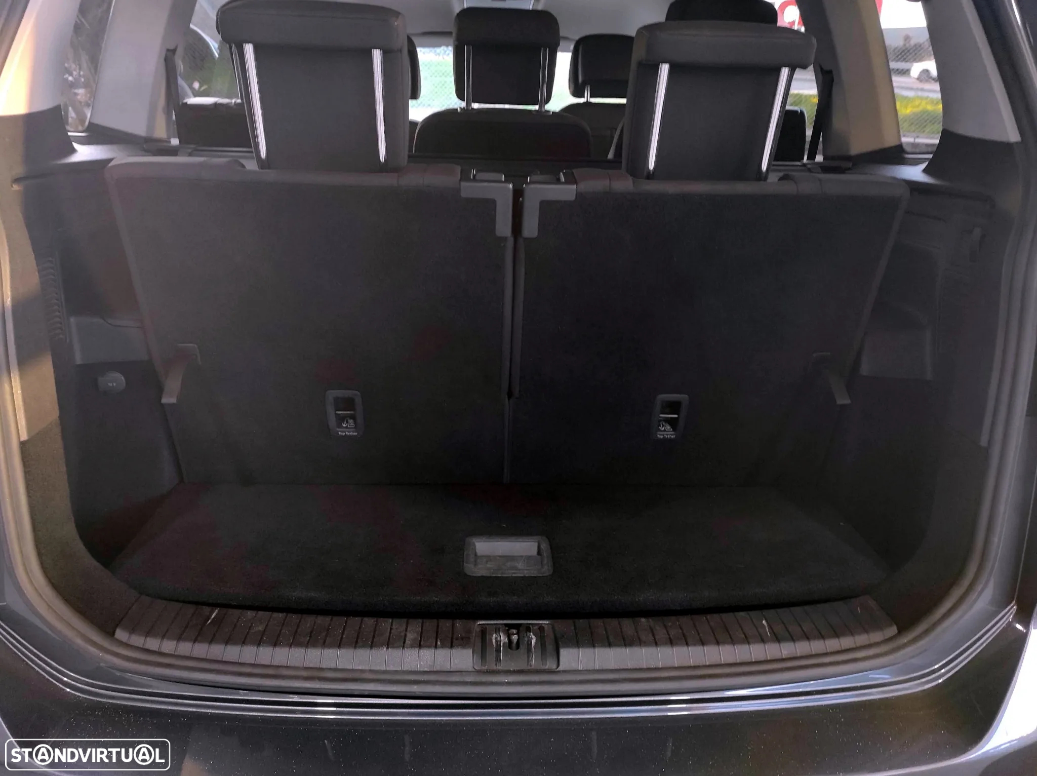 VW Touran 1.6 TDI Highline DSG - 11