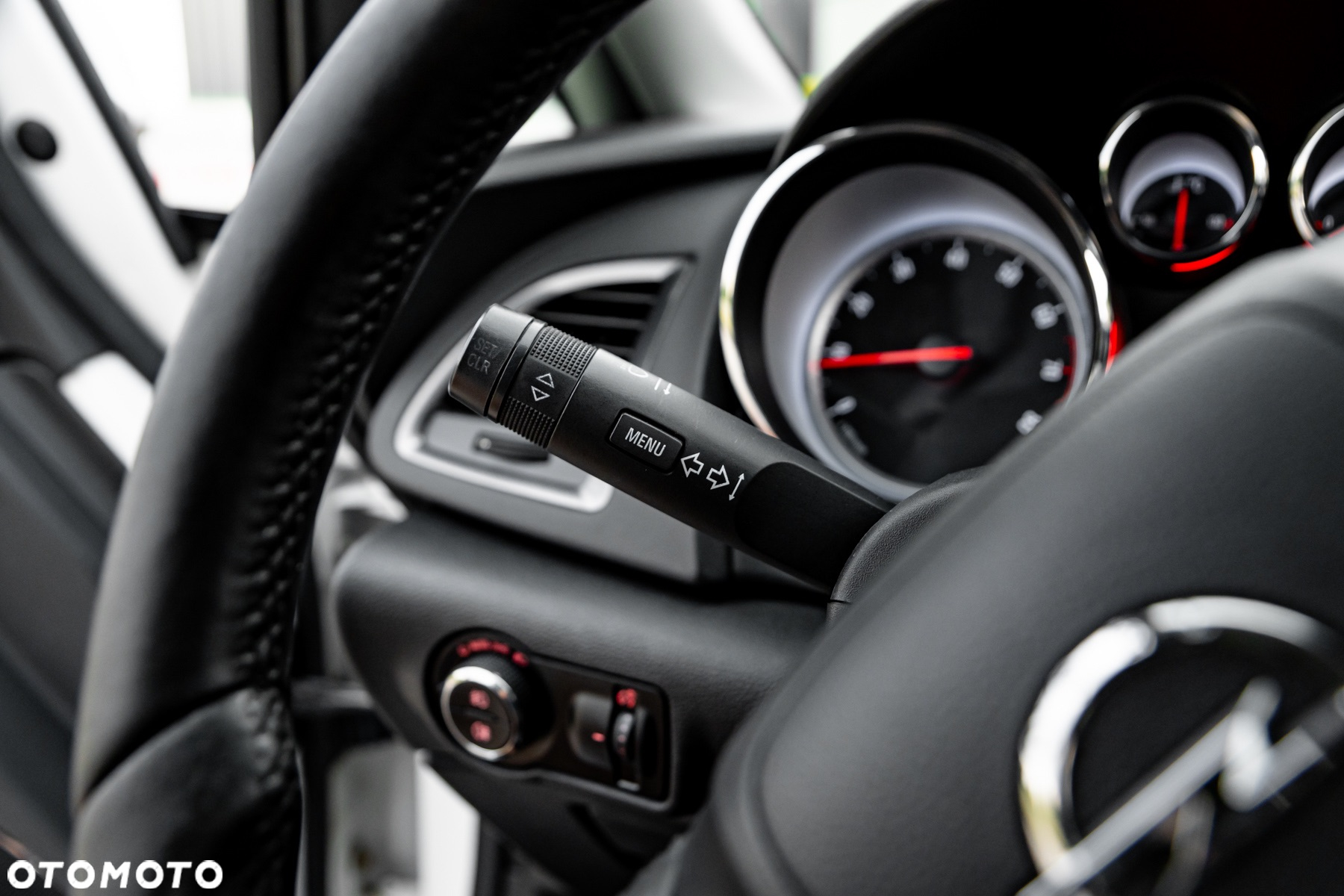 Opel Astra 1.4 Turbo Sport - 28