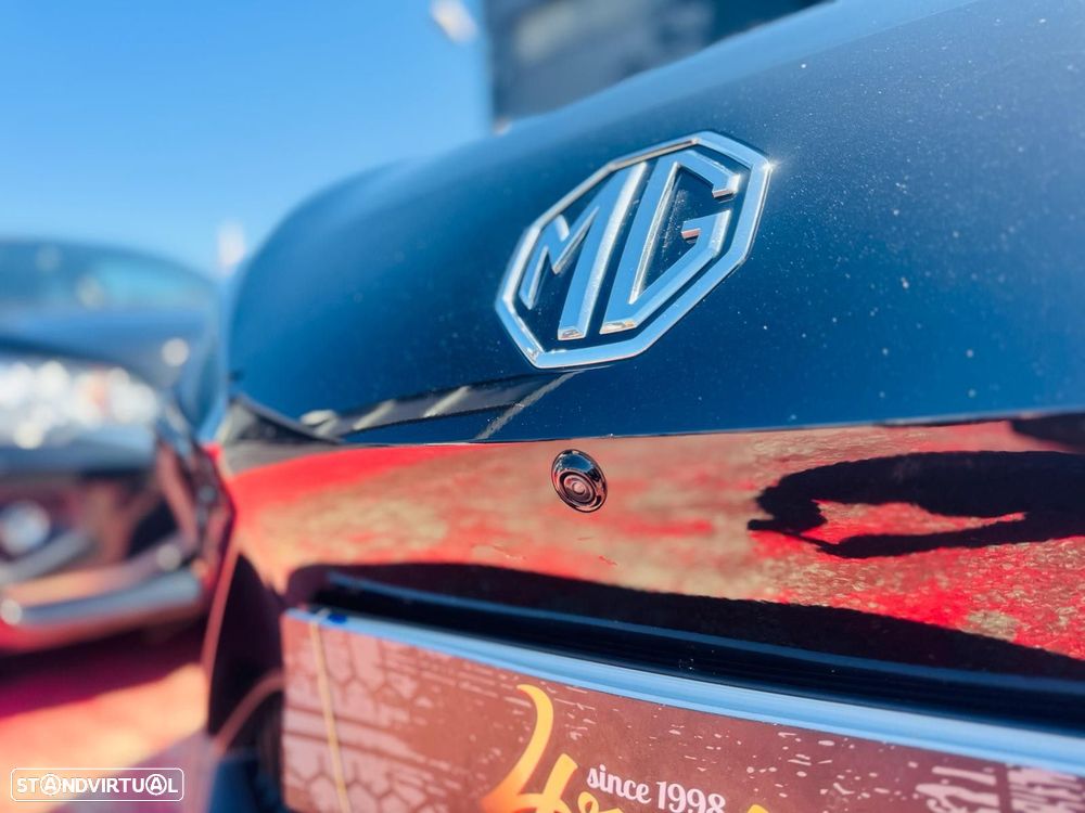 MG MG4 64 kWh Luxury - 15