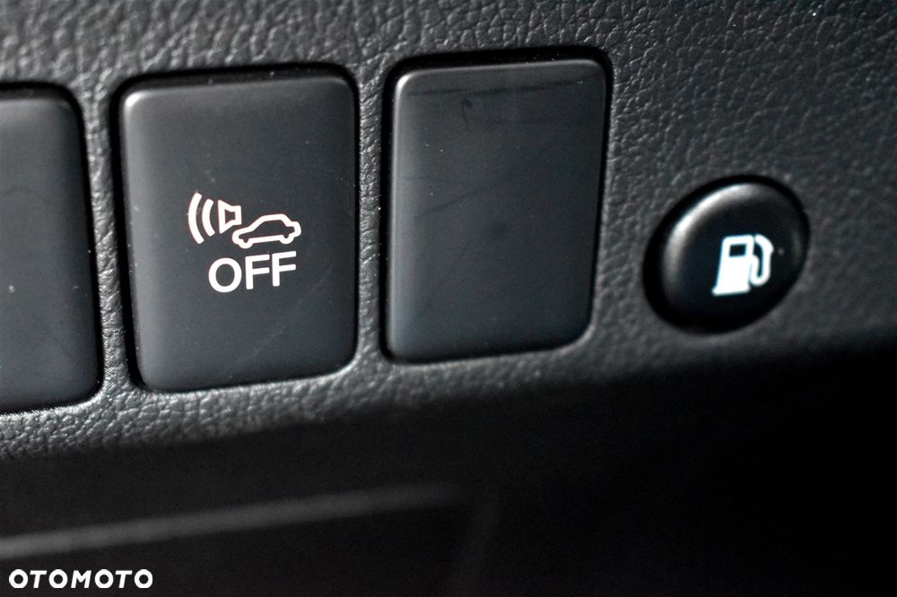 Mitsubishi Outlander Intense + - 32