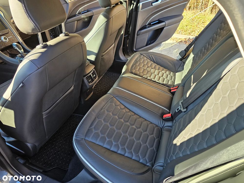 Ford Mondeo 2.0 Hybrid Vignale - 31