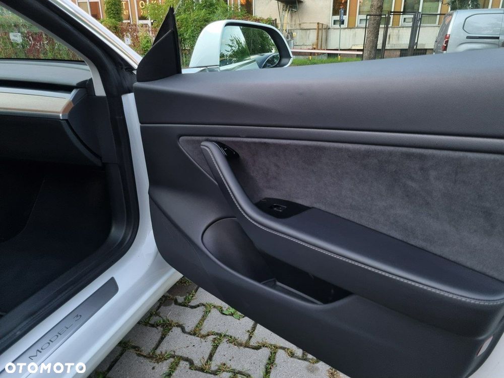 Tesla Model 3 Langstreckenbatterie Allradantrieb Dual Motor - 19