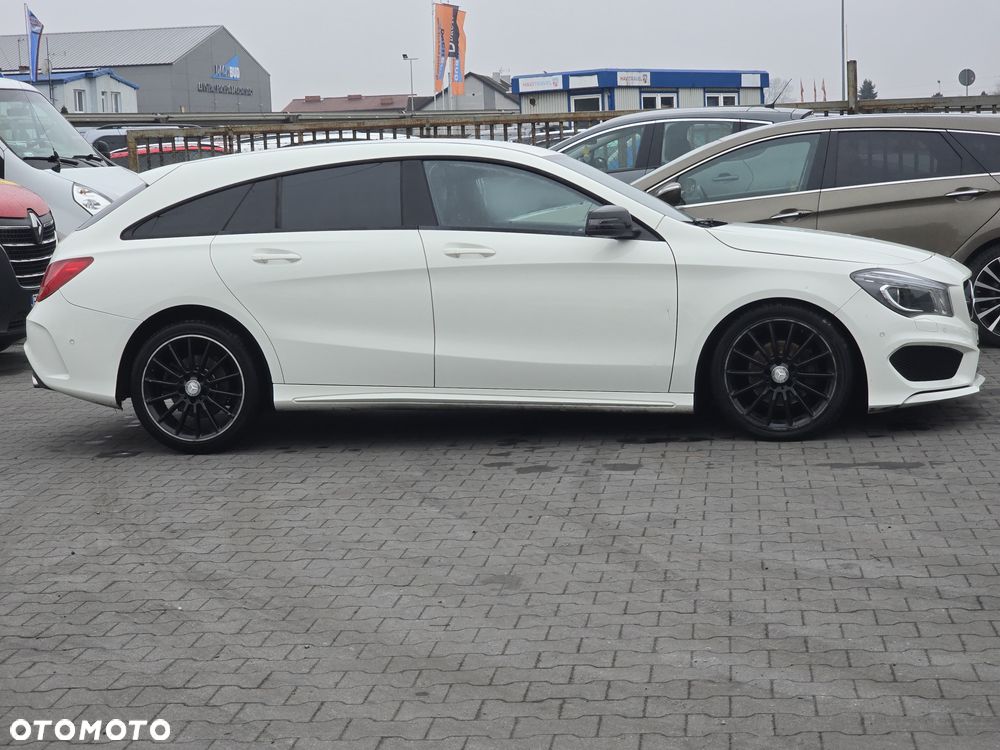 Mercedes-Benz CLA 180 AMG Line - 4