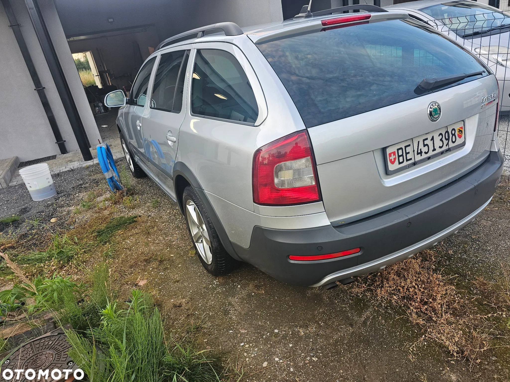 Skoda Octavia Combi 2.0 TDI DPF 4x4 DSG Scout - 3
