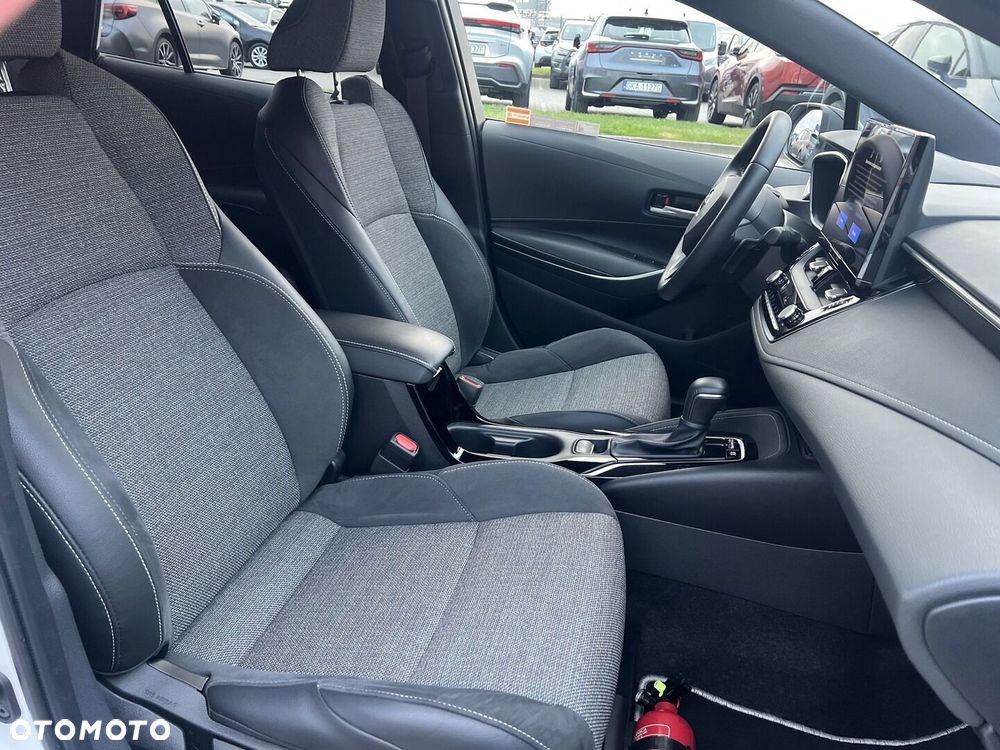 Toyota Corolla - 17