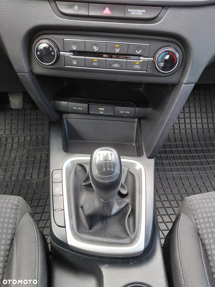 Kia Ceed 1.6 CRDi mHEV S - 18
