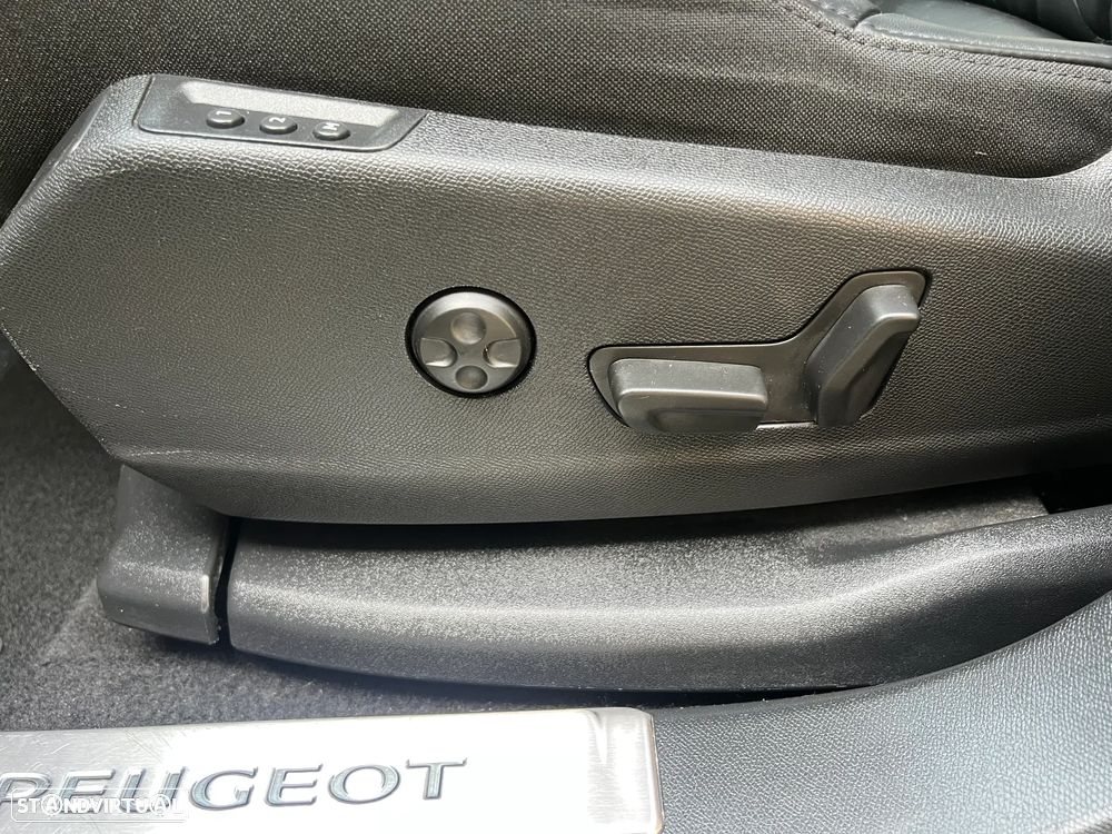 Peugeot 3008 1.2 PureTech GT Line EAT8 - 32