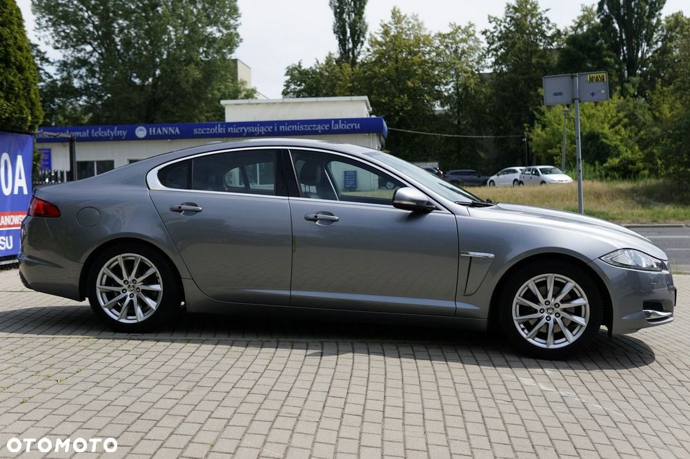 Jaguar XF 3.0 V6 D Luxury - 4
