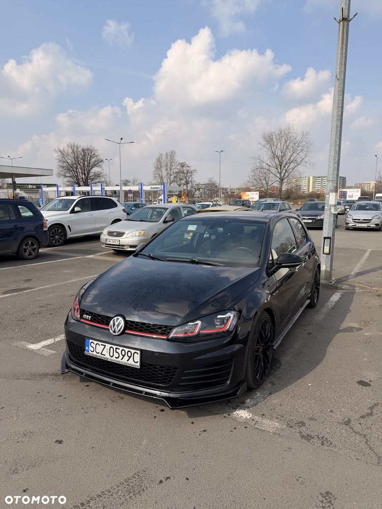 Volkswagen Golf GTI BlueMotion Technology DSG - 2
