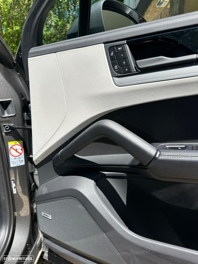 Porsche Cayenne S E-Hybrid - 13