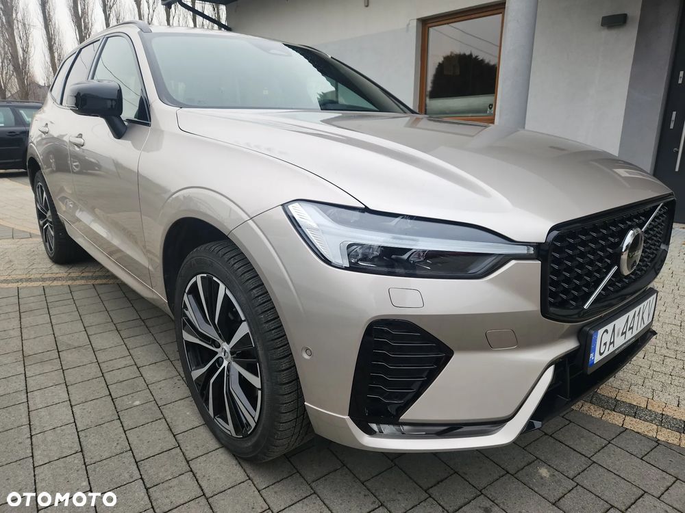 Volvo XC 60 B4 D AWD Ultimate Dark - 2
