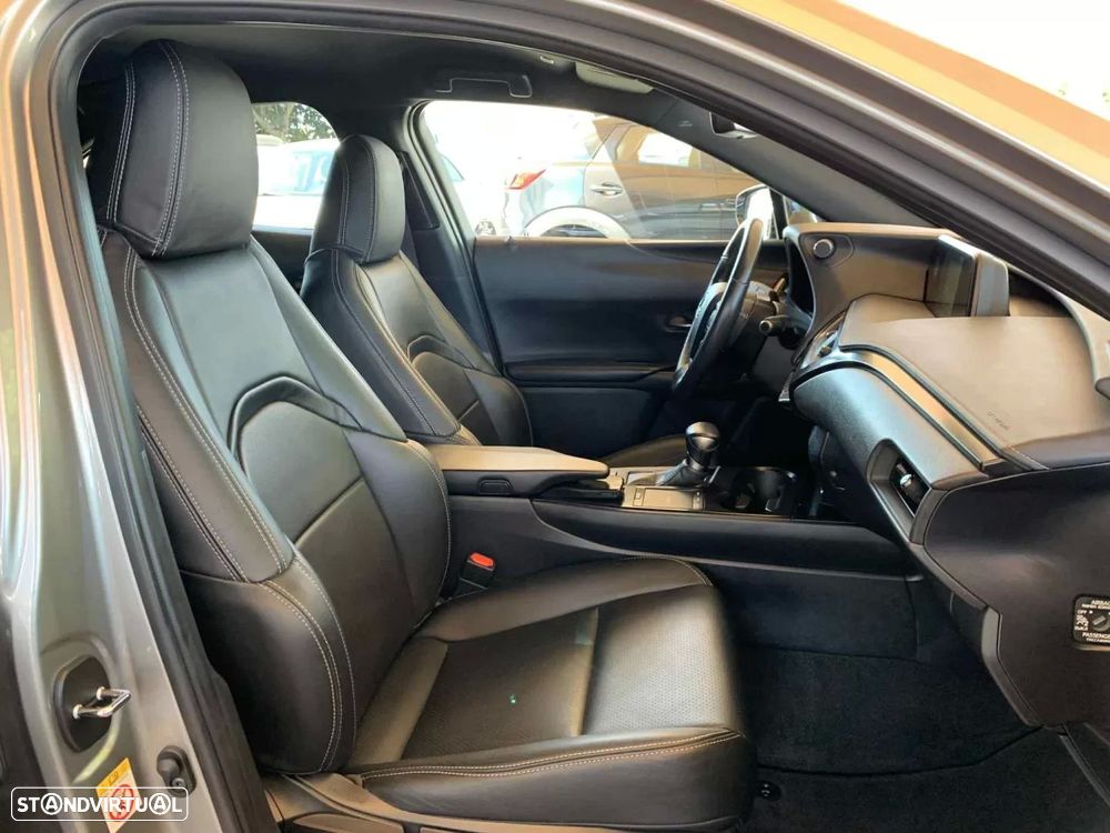 Lexus UX 250h Executive+ - 37