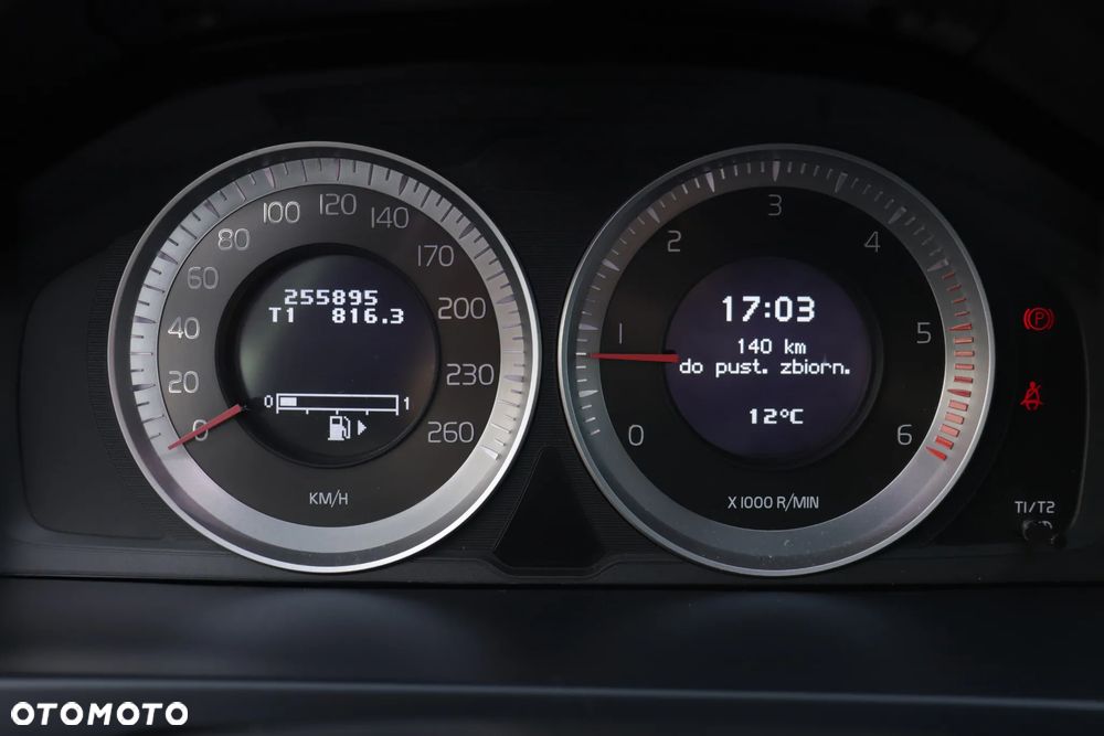 Volvo V60 D3 Momentum - 23