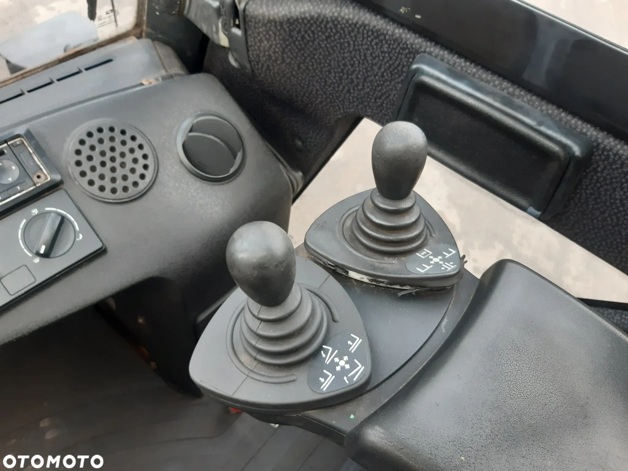Linde H35D 2008rok 4 sekcje kabina - 20
