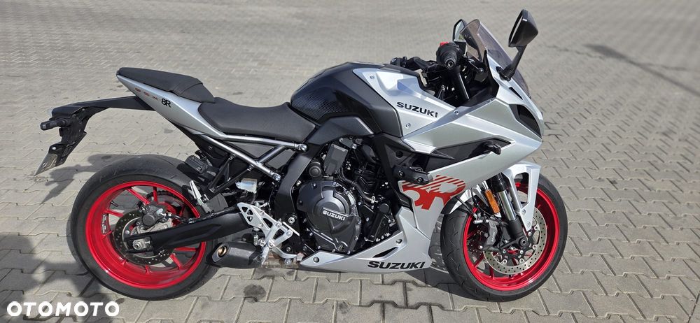 Suzuki GSX - 2