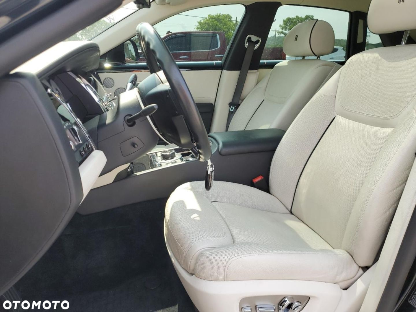 Rolls-Royce Ghost - 6