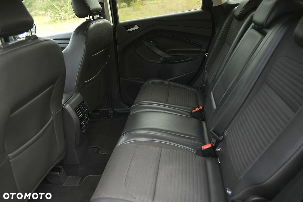 Ford Kuga 2.0 TDCi 4x4 Titanium - 27