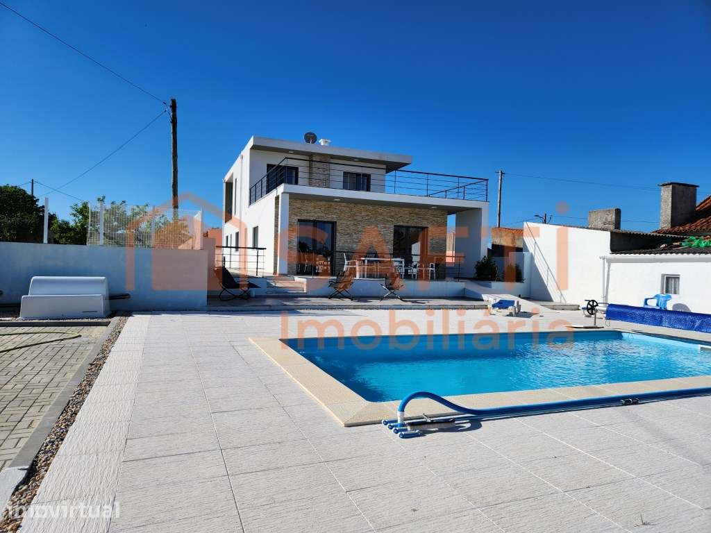 Moradia Moderna Incrível com Piscina em Maiorca - Grande imagem: 2/26