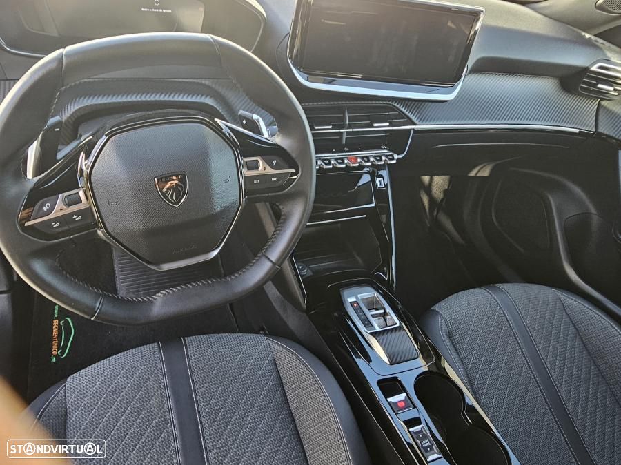 Peugeot 2008 1.2 Hybrid Allure e-DCS6 - 25