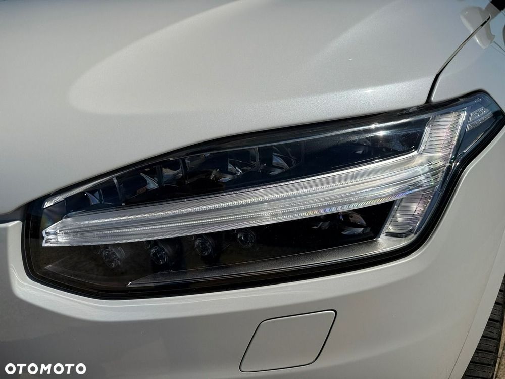 Volvo XC 90 - 9