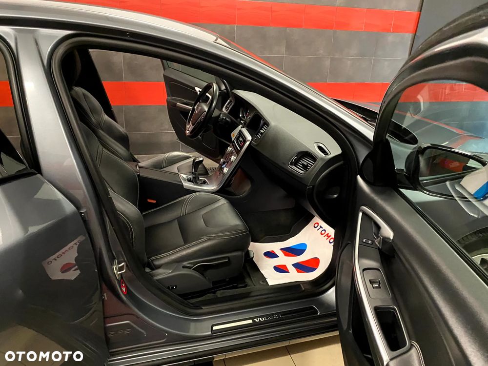 Volvo V60 D2 Summum - 20
