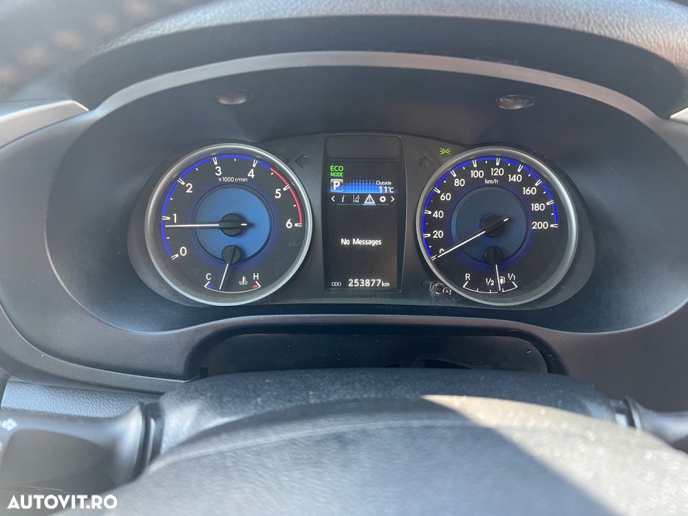 Toyota Hilux 4x4 Double Cab A/T cu Safety Sense Style - 7