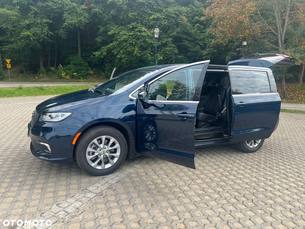 Chrysler Pacifica - 2
