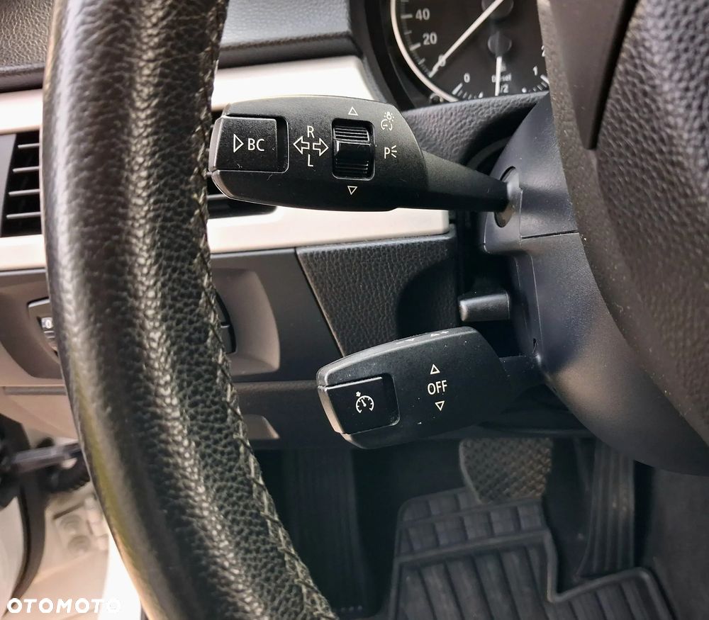 BMW Seria 3 - 32