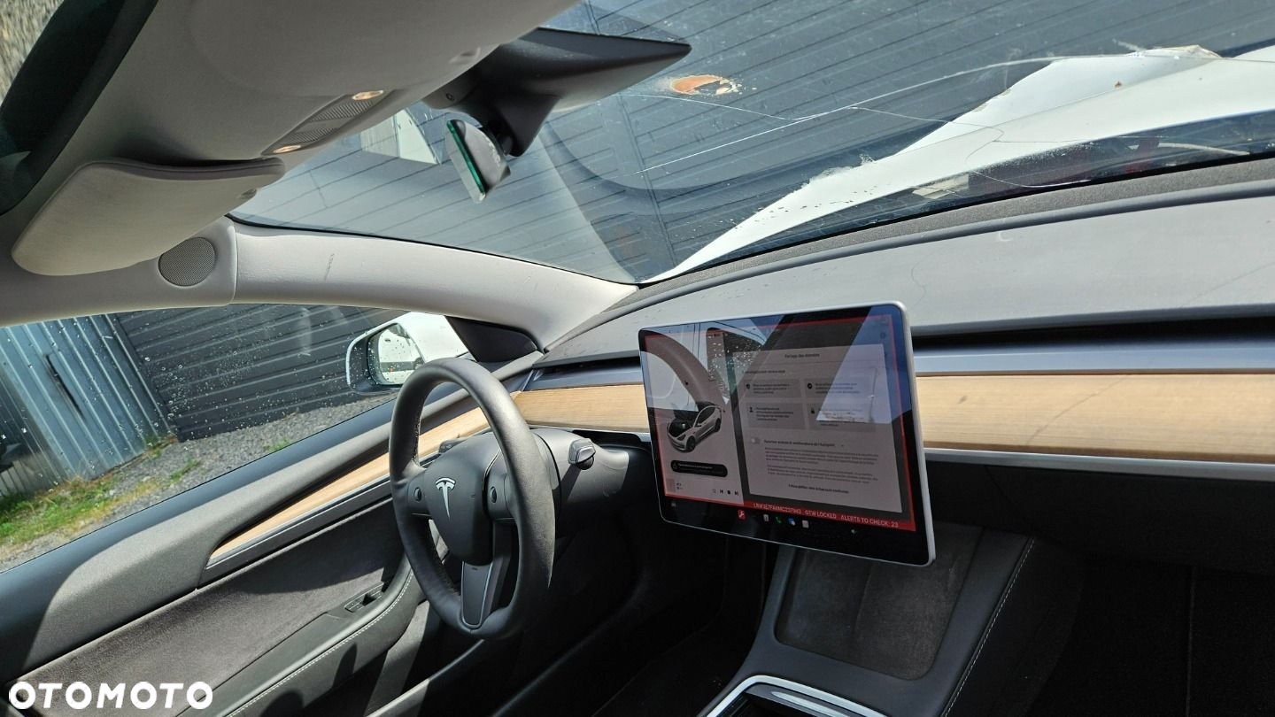 Tesla Model 3 - 17