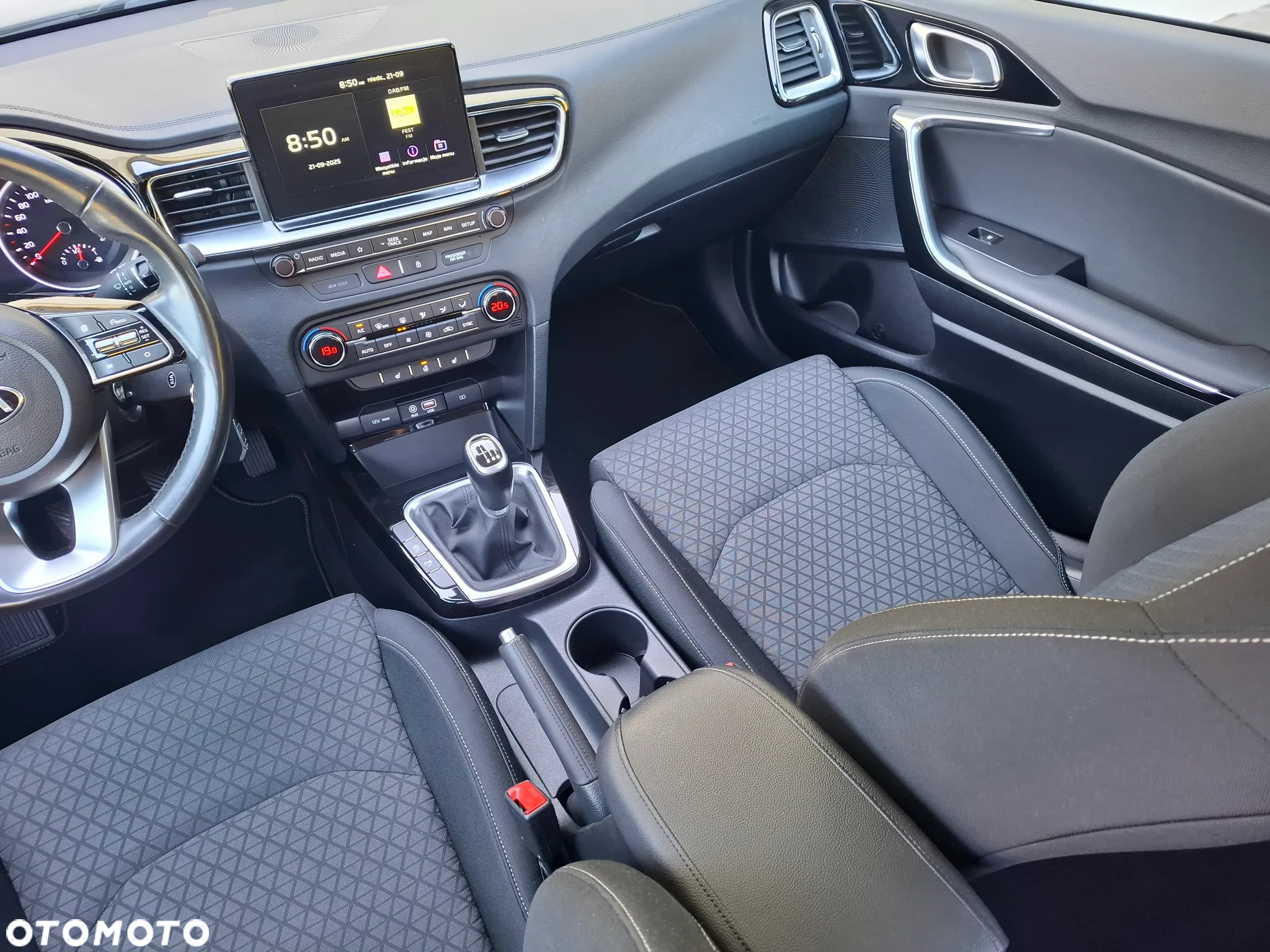 Kia Ceed 1.4 T-GDI OPF Vision - 34