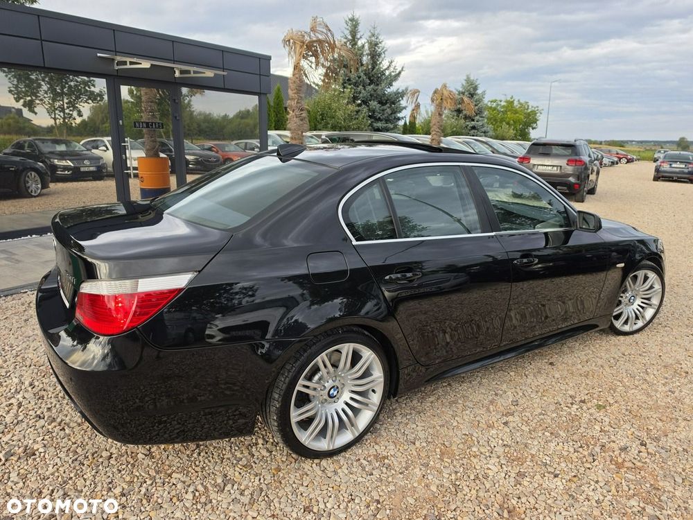 BMW Seria 5 550i - 26