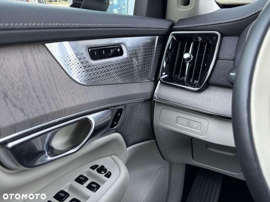 Volvo XC 90 - 11