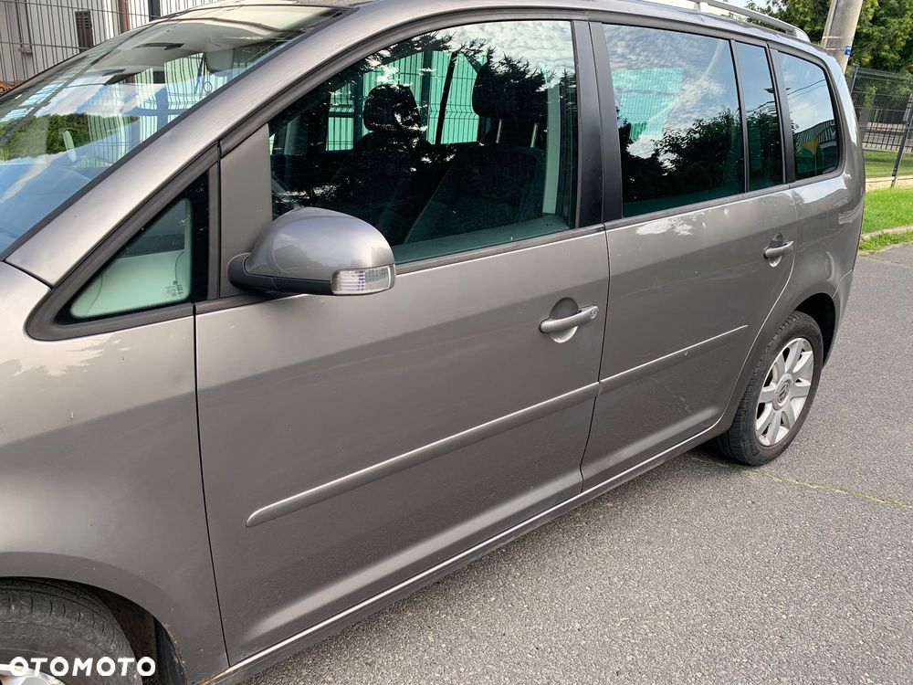 Volkswagen Touran 1.9 TDI DSG Trendline - 6