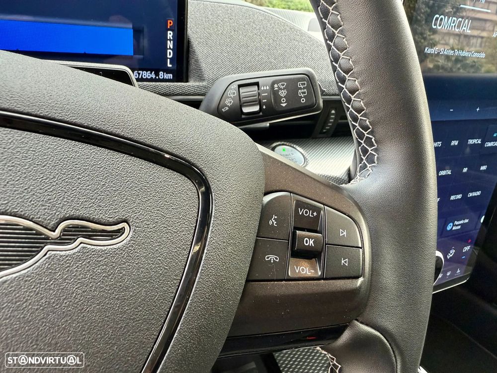 Ford Mustang Mach-E AWD GT - 31