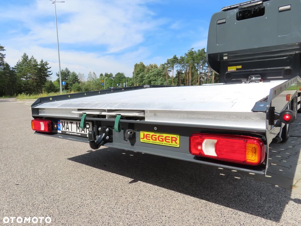 Iveco DAILY 35S18 3.0 HPI 180 KM POWER Hi-Matic AUTOMAT JEGGER Laweta POMOC DROGOWA Przewóz Pojazdów AUTOLAWETA 5100 mm Dł. Platformy DMC 3500 Kg Rozstaw Osi 4100 mm WZMACNIANE Zawieszenie Adaptacyjne Pneumatyczne Tylna Kabina Sypialniana LAMAX FULL LED Pełna Opcja Wyposażenia STAN JAK NOWY OKAZJA DOSTEPNA I GOTOWA - 15