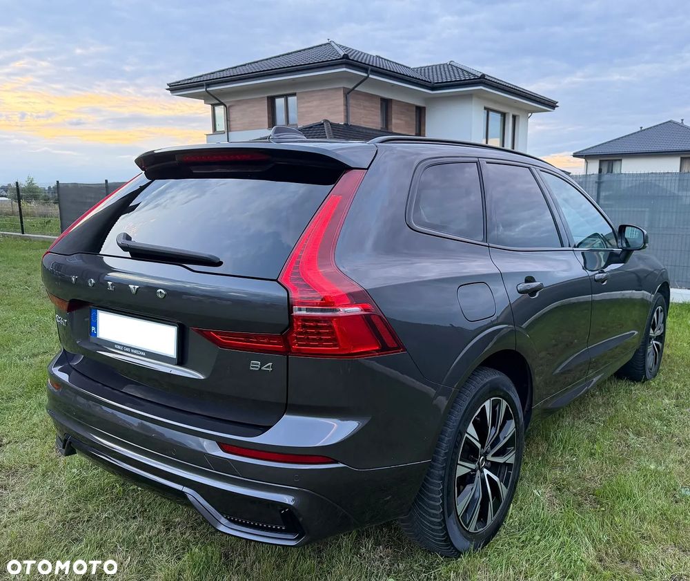 Volvo XC 60 B4 B Plus Dark - 4
