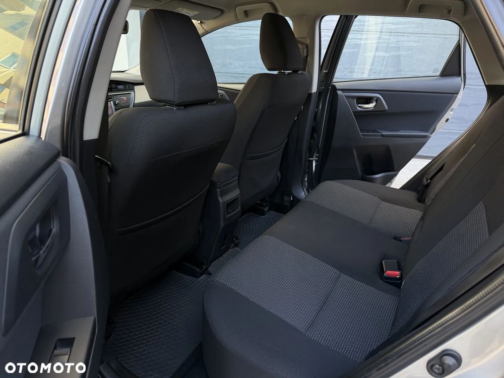 Toyota Auris - 10