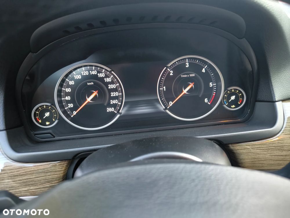 BMW Seria 5 520d xDrive Modern Line - 10