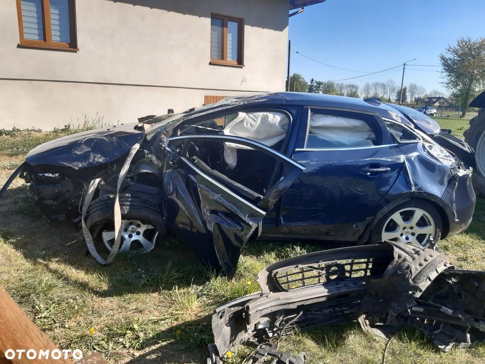 Volvo V40 T3 Momentum - 11