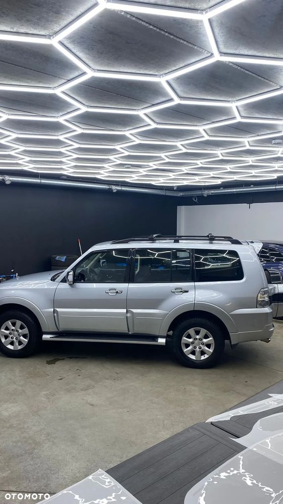 Mitsubishi Pajero - 3