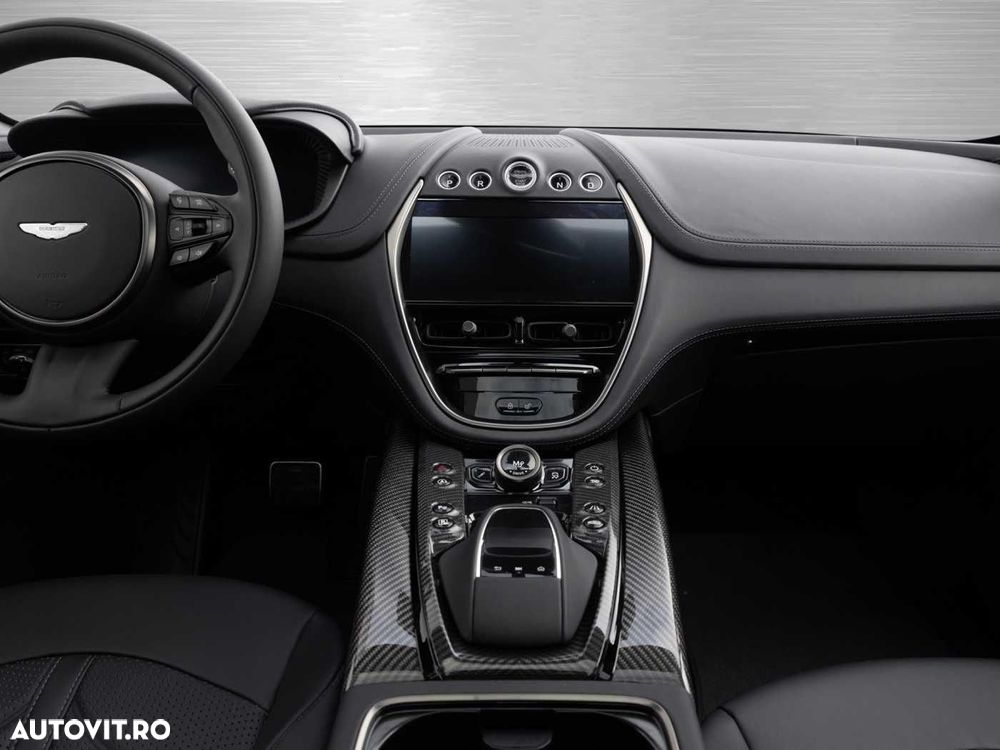 Aston Martin DBX - 20