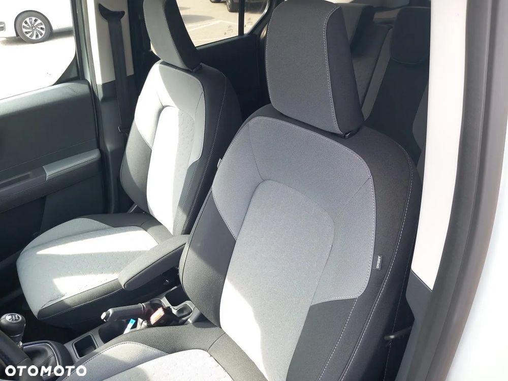 Ford Tourneo Courier - 11