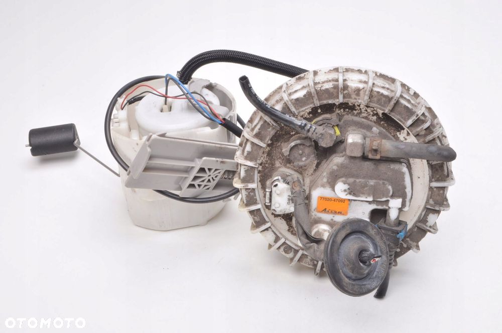 LEXUS CT 200h 1.8 16V  POMPA PALIWA 77020-47092 - 1