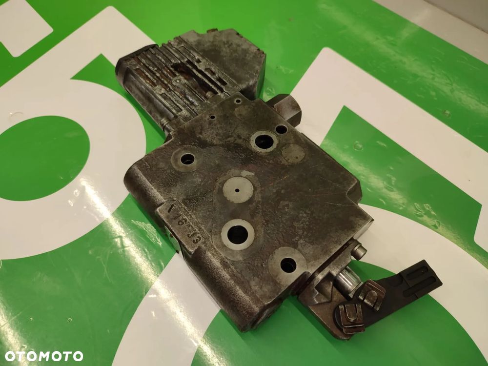 Sekcja rozdzielacza 0521610563 Bosch G916961022014 Fendt 716 Vario - 4
